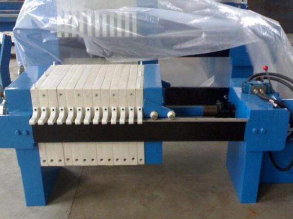 隔膜壓濾機(jī)濾板之間液體泄漏的主要原因是什么？